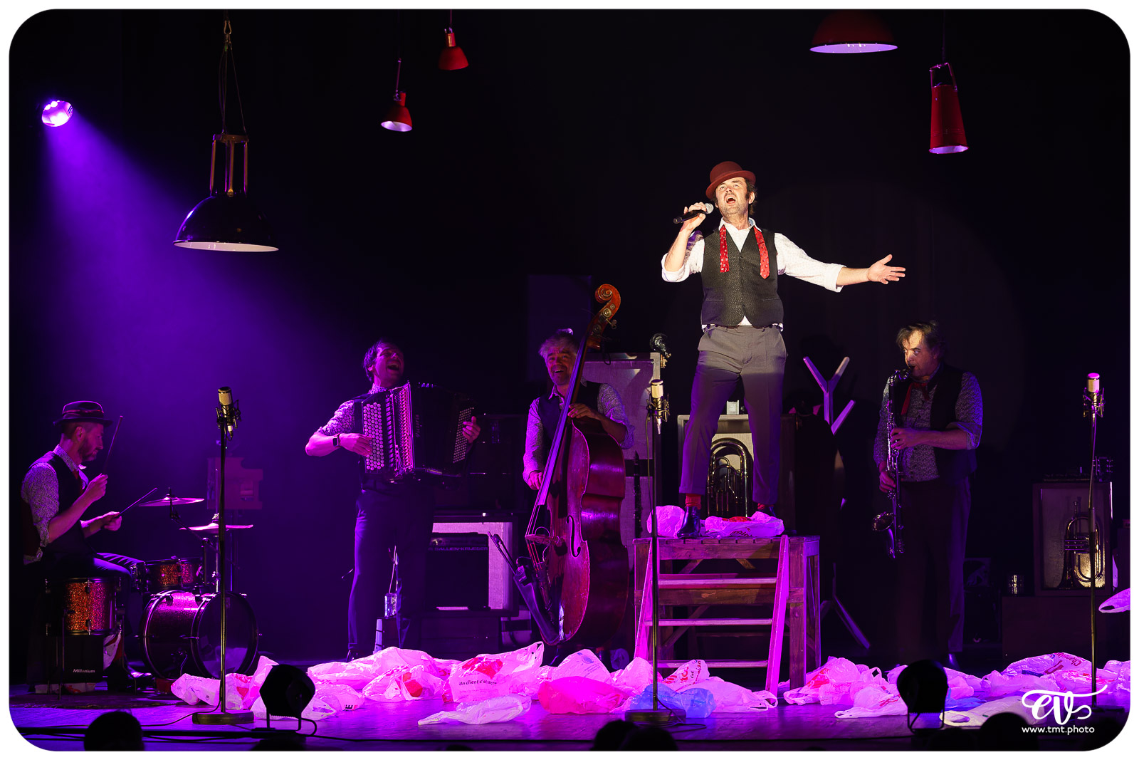 NOS COURSES FOLLES - LES FOUTEURS DE JOIE